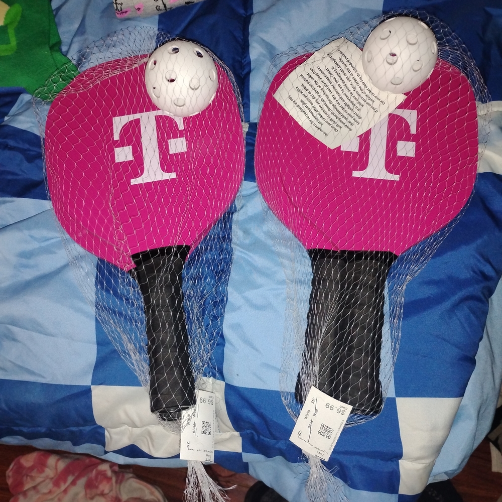 T-Mobile Pink Paddle Set